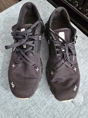 ON Running Women's Cloud X 3- Black (Beaters)